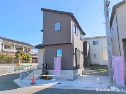 草加市苗塚町