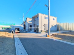草加市苗塚町