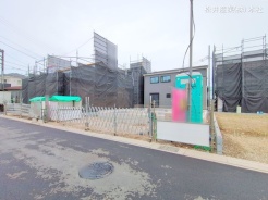 草加市苗塚町