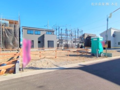 草加市苗塚町