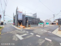 草加市苗塚町