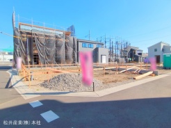 草加市苗塚町