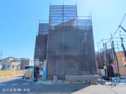 草加市苗塚町