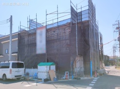 草加市苗塚町