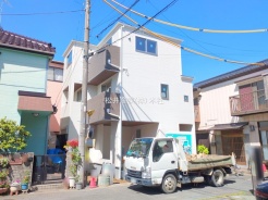 草加市谷塚町
