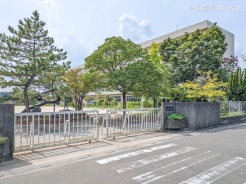 吉川市新栄１丁目