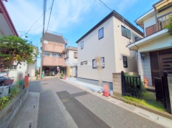 草加市苗塚町