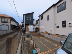 草加市稲荷４丁目