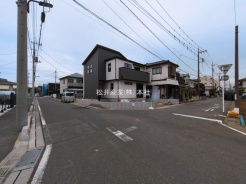 草加市稲荷４丁目