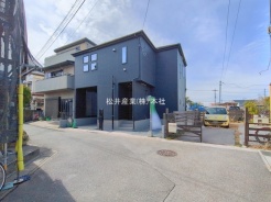 草加市谷塚上町