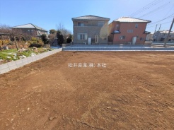 草加市新栄３丁目
