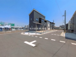 草加市苗塚町