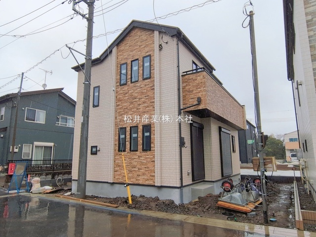 草加市西町55番　E号棟