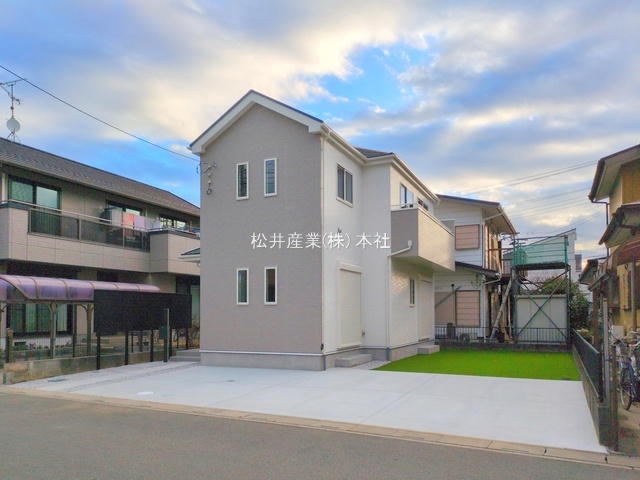 草加市長栄3丁目27番　A号棟