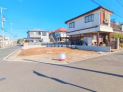 草加市稲荷4丁目