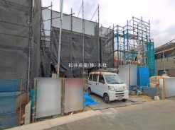 草加市両新田西町