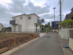 草加市新里町