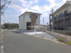 草加市谷塚町