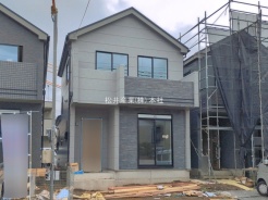草加市氷川町
