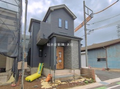 草加市氷川町