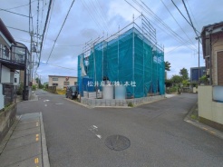 草加市新里町